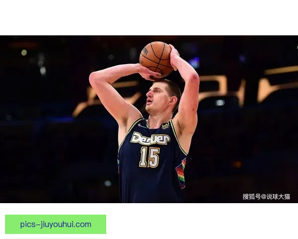 西汉姆联重磅签下万比萨卡补强后防赛季冲击欧战席位引发球迷热议